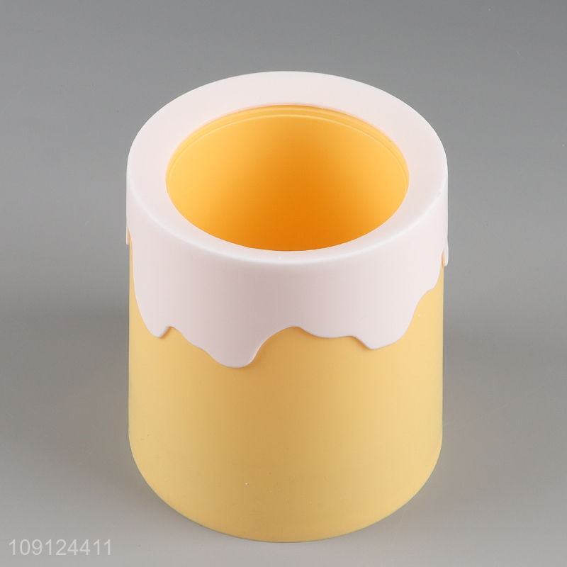 Good Quality Durable Plastic Toilet Bowl Brush and Holder Set