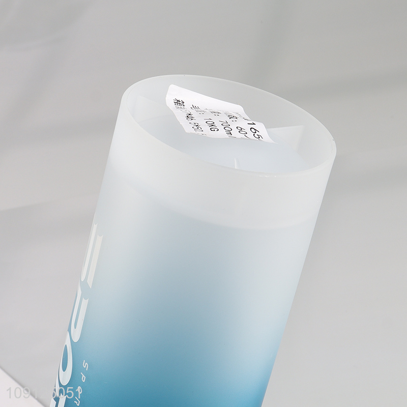 Wholesale 700ML Plastic Sports Water Bottle with Leak Proof Flip Top Lid & Straw