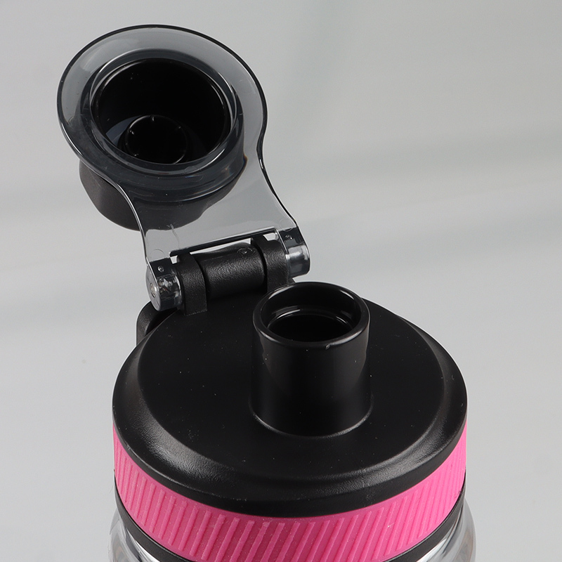 Good Quality 630 750ML Plastic Gym Sports Water Bottle with with Tea Filter