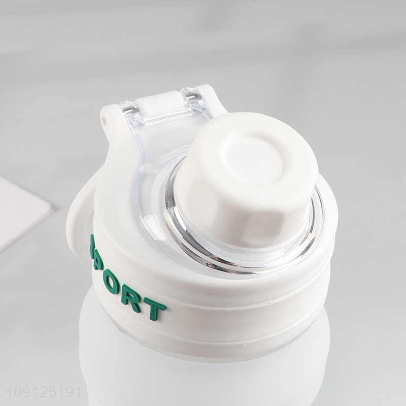 Factory Wholesale 700ML Leak Proof Plastic Sports Water Bottle with Spout Lid