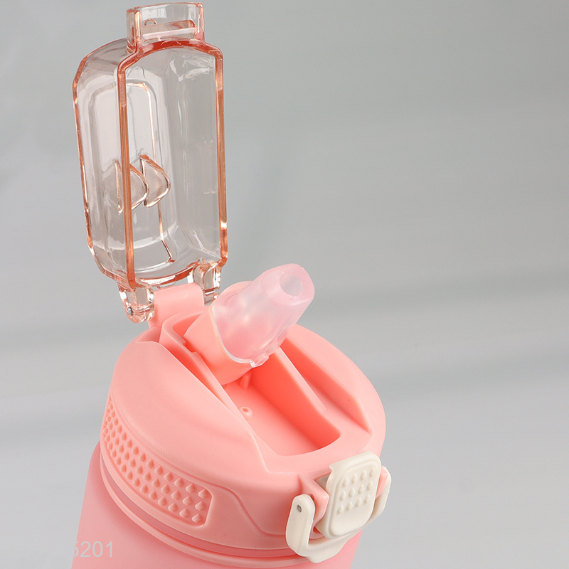 High Quality 700ML Plastic Sports Water Bottle with Flip Straw for Fitness Gym