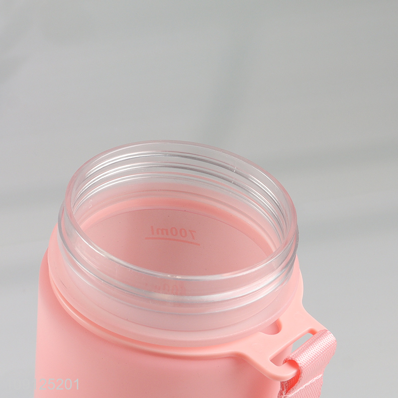 High Quality 700ML Plastic Sports Water Bottle with Flip Straw for Fitness Gym