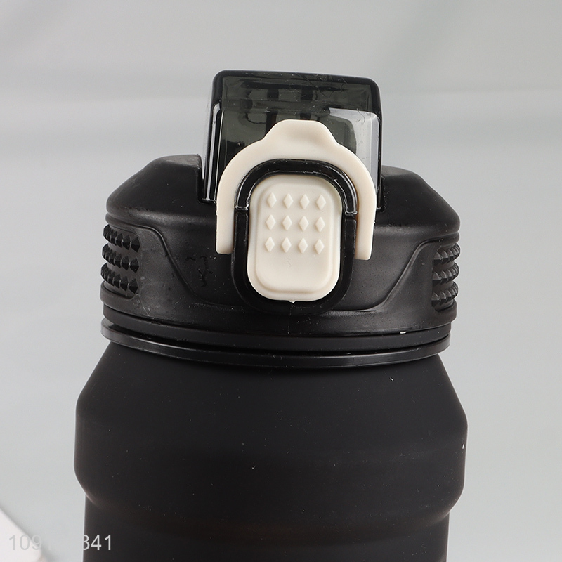 New Product 700ML Flip Top Plastic Water Bottle Sports Water Bottle with Straw