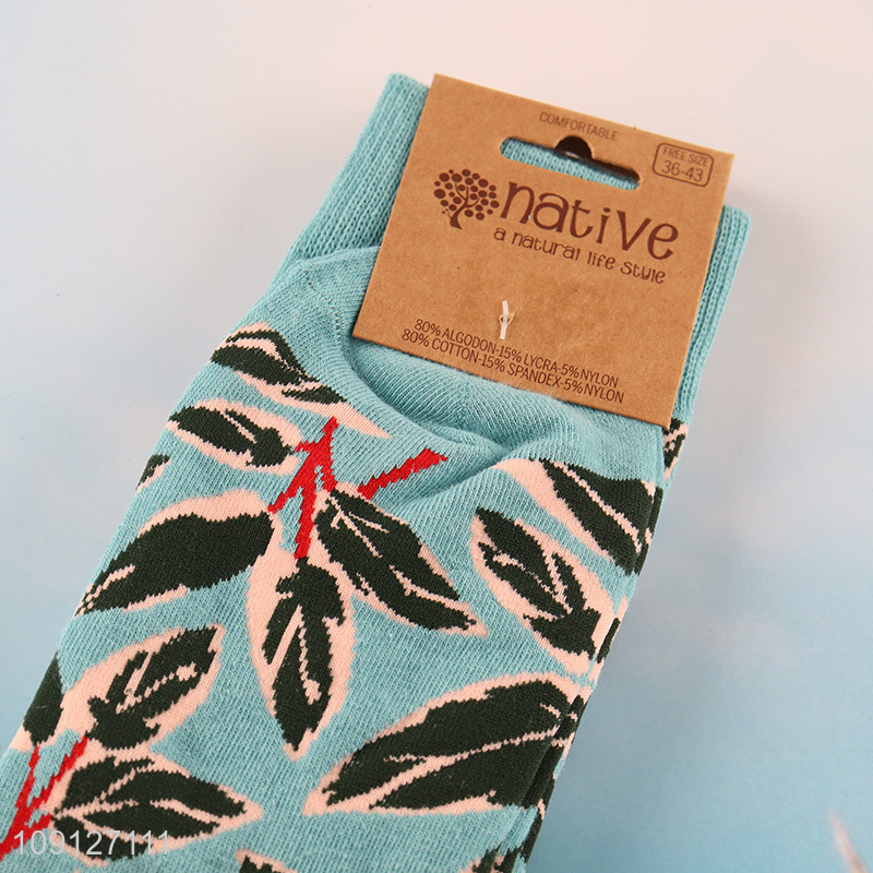 Good quality fashion casual cotton breathable mid tube socks