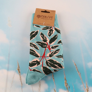 Good quality fashion casual cotton breathable mid tube socks