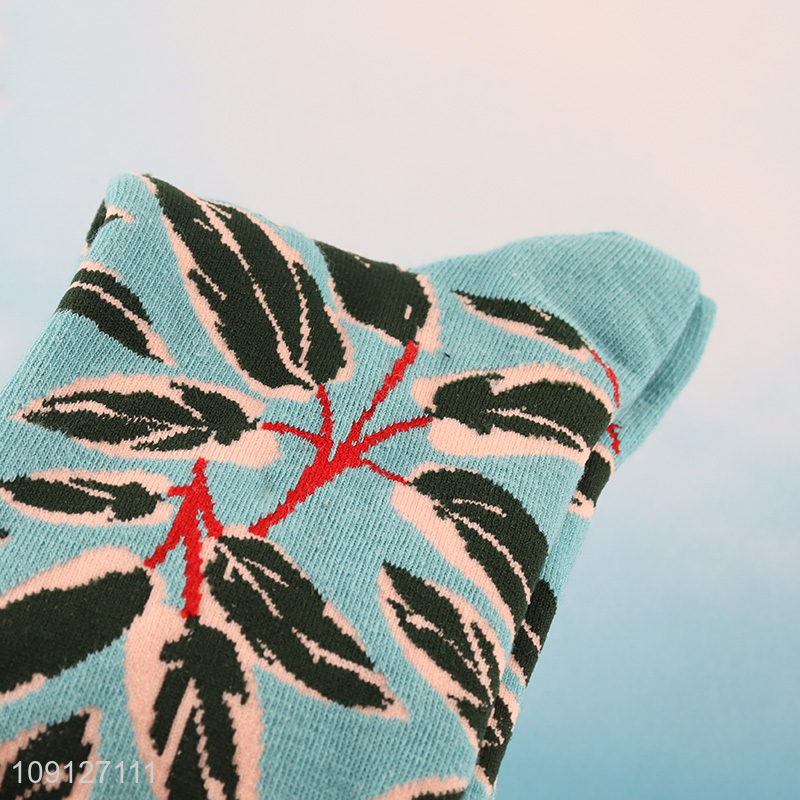 Good quality fashion casual cotton breathable mid tube socks