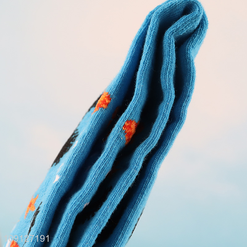 China products cotton breathable mid tube socks for men women