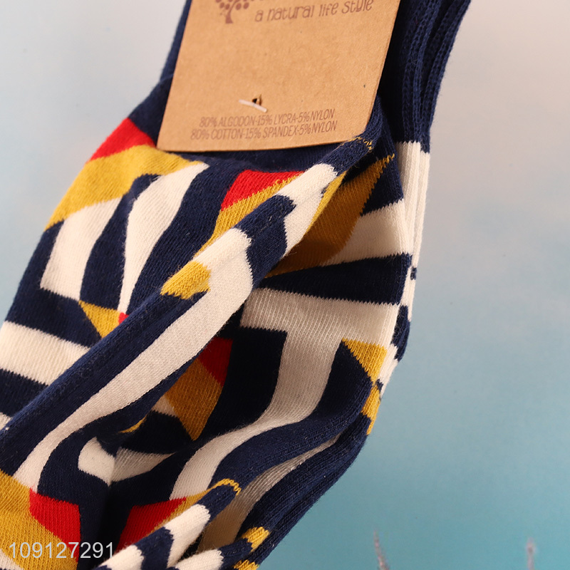 China wholesale fashion cotton breathable mid tube socks for men women