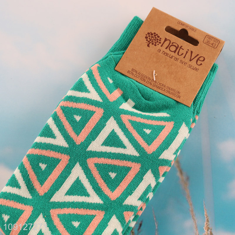 Factory direct sale fashion cotton breathable mid tube socks wholesale