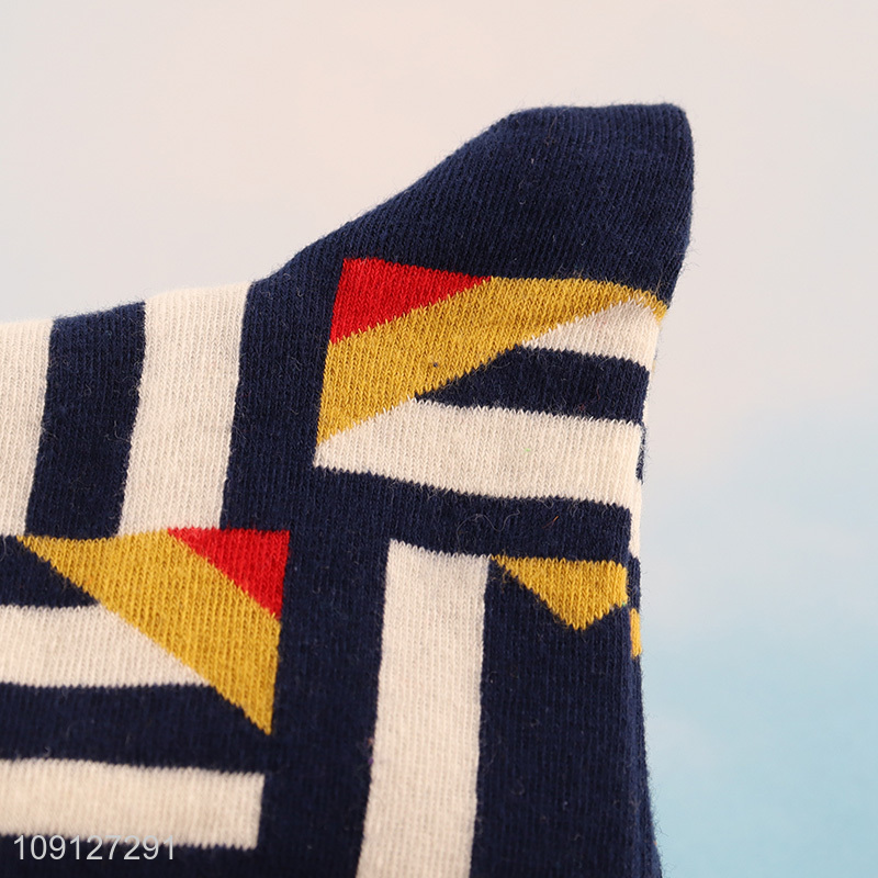 China wholesale fashion cotton breathable mid tube socks for men women