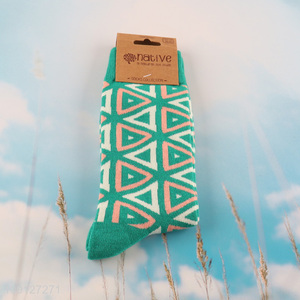 Factory direct sale fashion cotton breathable mid tube socks wholesale