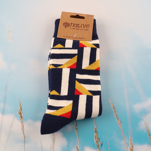 China wholesale fashion cotton breathable mid tube socks for men women