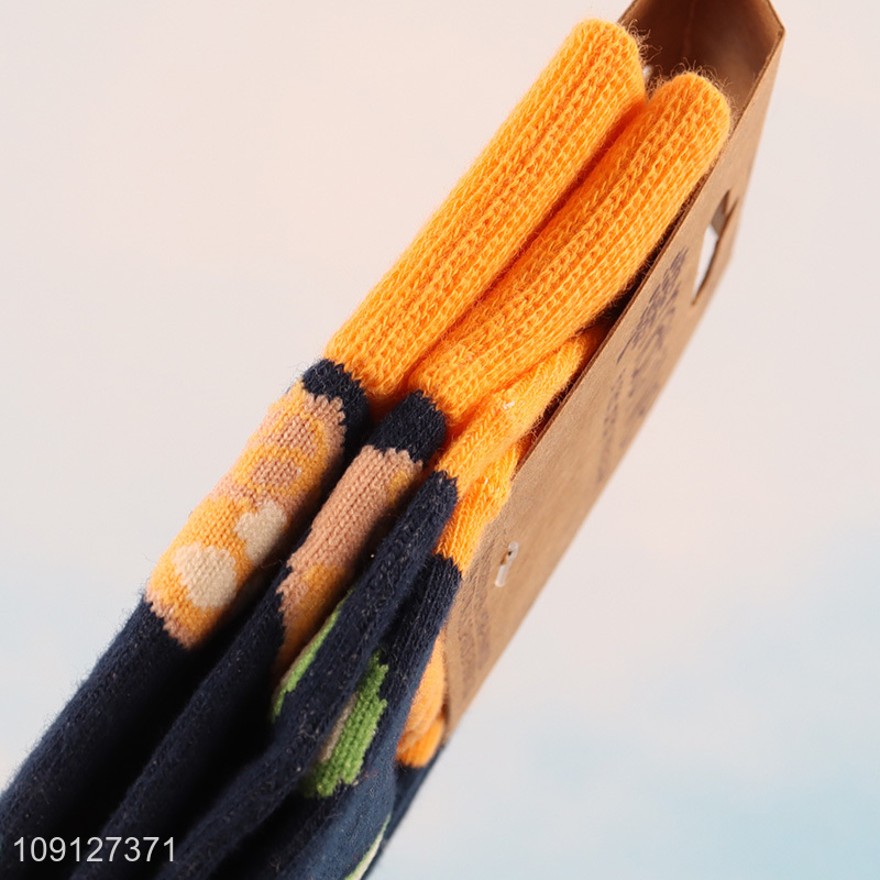 Yiwu market fashion causal cotton breathable mid tube socks for men women