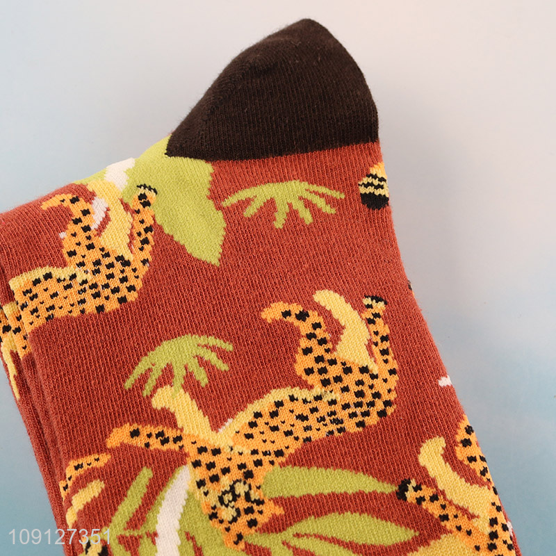 Top sale animal printed cotton breathable mid tube socks for men women