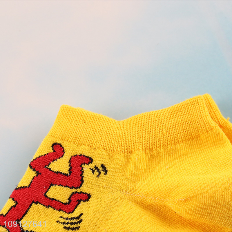 Low price fashion breathable cotton socks ankle socks unisex socks