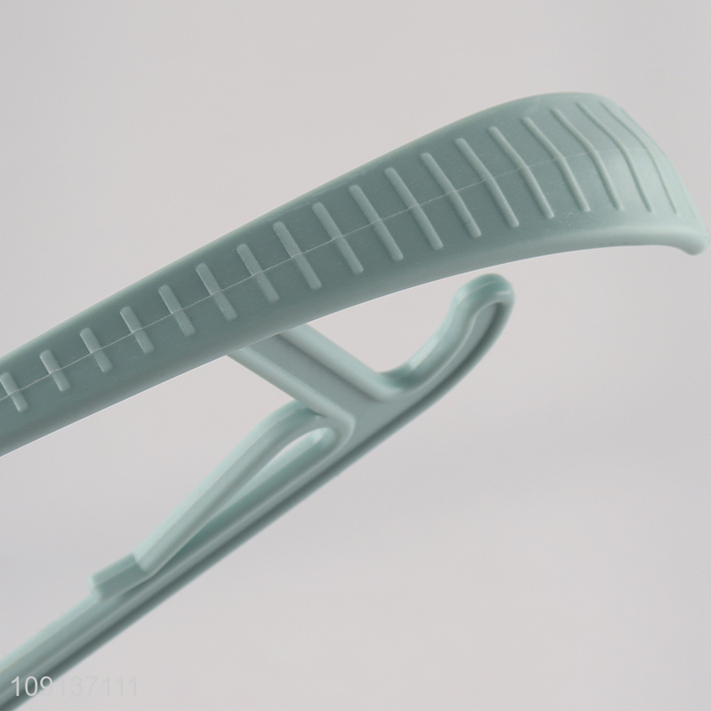 Wholesale 5 Pieces Non-Slip Clothes Hangers Plastic Coat Jacket Hangers