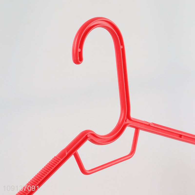 Good Quality 6 Pieces Anti-Slip Clothes Hangers Plastic Clothes Hangers