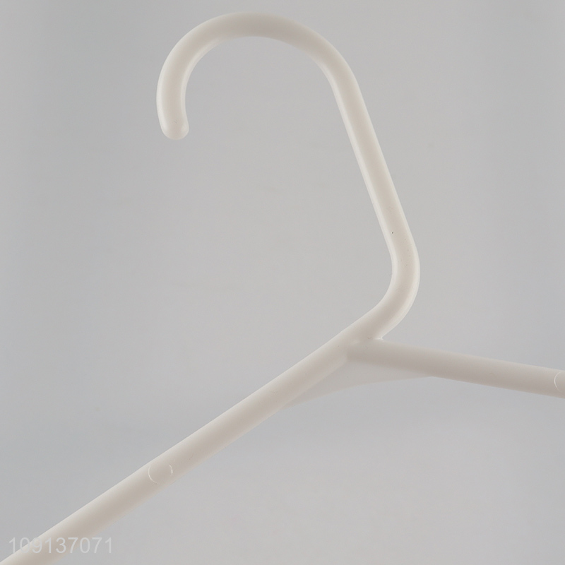 High Quality 8 Pieces Heavy Duty Anti-Slip Clothes Hangers for T-Shirts