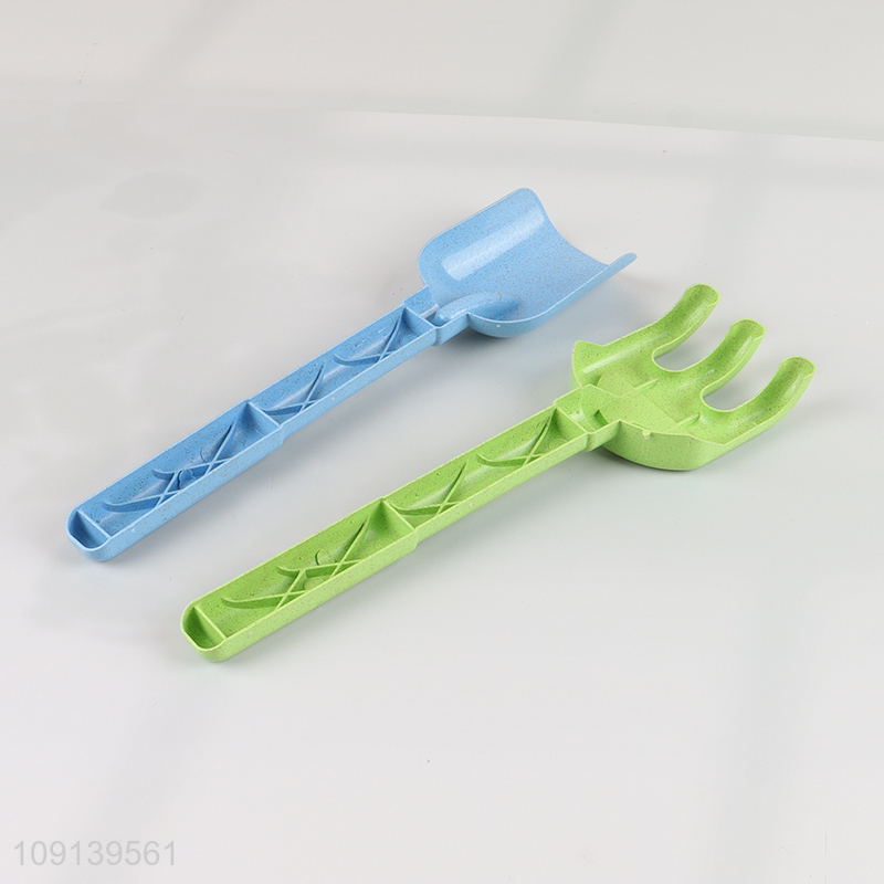 Yiwu market children sand shovel toys beach toys with bucket