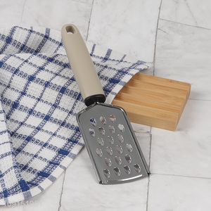 Online wholesale household stainless steel kitchen gadget vegetable grater