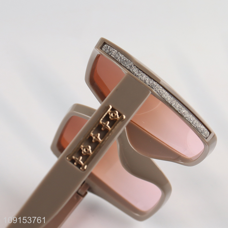 Hot Selling Oversized Sunglasses Plastic Frame Sunglasses for Women Men