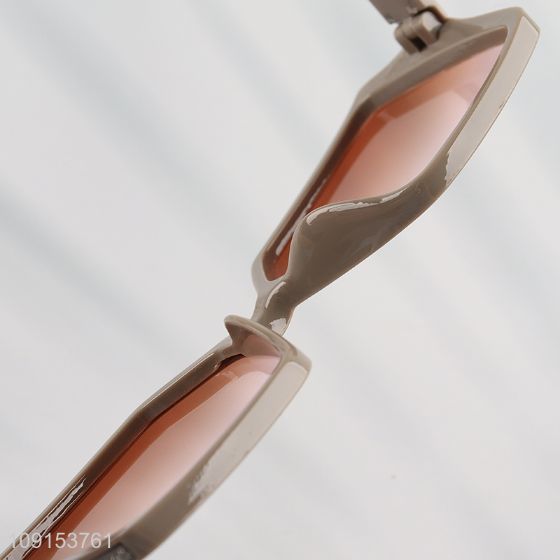 Hot Selling Oversized Sunglasses Plastic Frame Sunglasses for Women Men