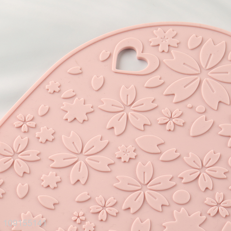 Wholesale Heart Shaped Silicone Heat Insulation Mat Non-Slip Silicone Placemat