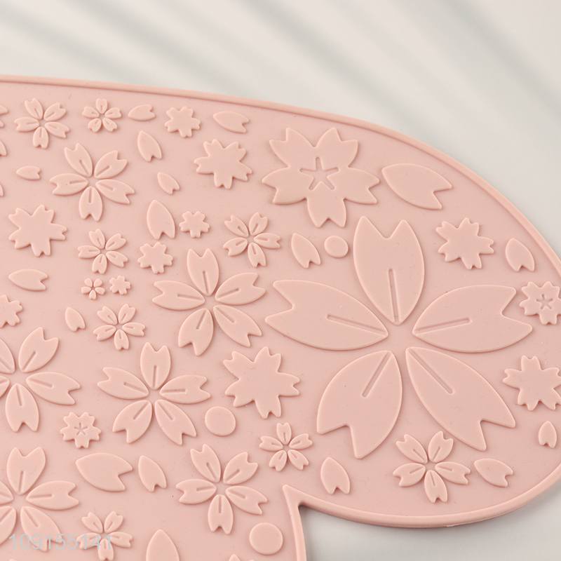 Wholesale Heart Shaped Silicone Heat Insulation Mat Non-Slip Silicone Placemat