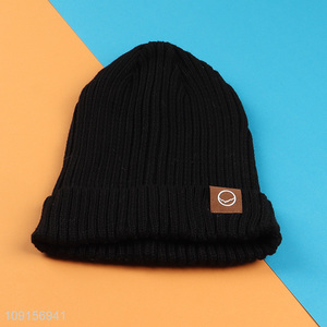 Online wholesale black winter thickened knitted hat beanies hat for men women