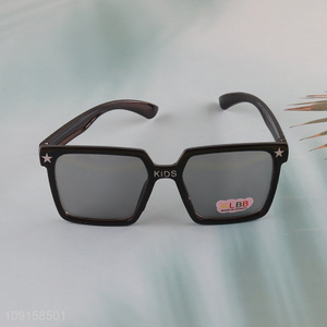 Low price black plastic summer outdoor fashion sunglasses for sale