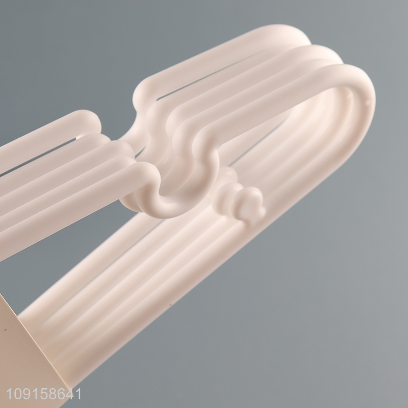 Factory price plastic 5pcs clothes hanger coat hanger for household