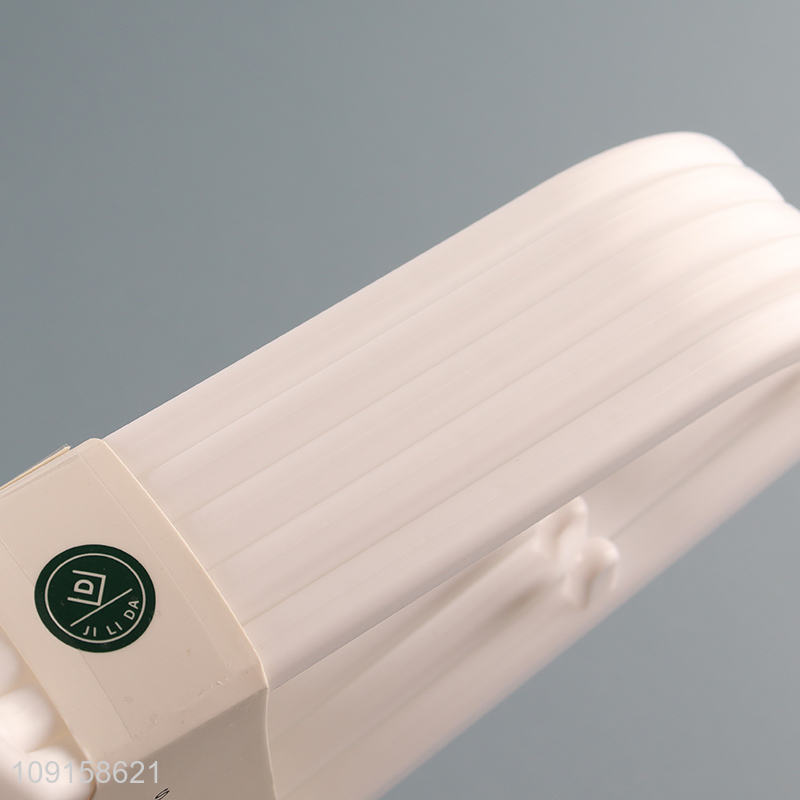 Good selling 5pcs plastic clothes hanger coat hanger wholesale