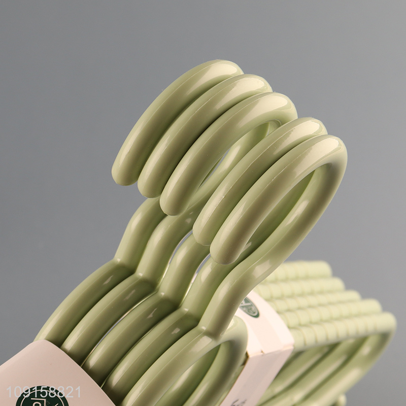 Factory wholesale non-slip 5pcs plastic clothes hanger coat hanger set