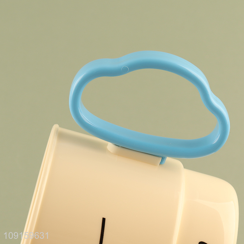Popular products cartoon printed plastic mouthwash cup with handle