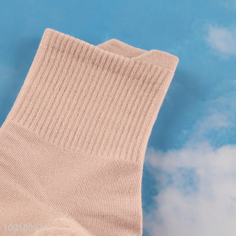 Top selling breathable cotton sports socks for women