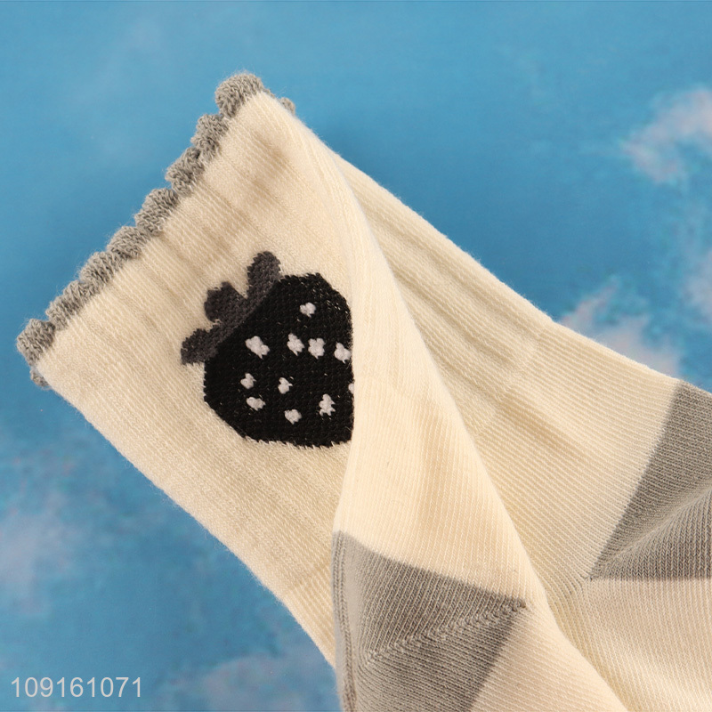 Top sale strawberry printed cotton breathable kids socks