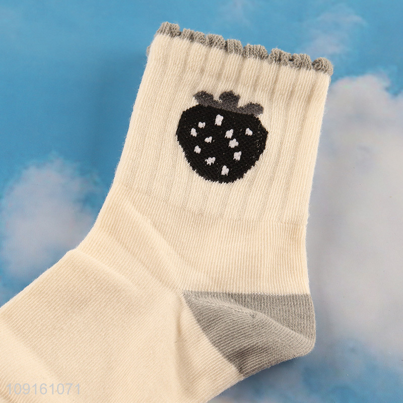 Top sale strawberry printed cotton breathable kids socks