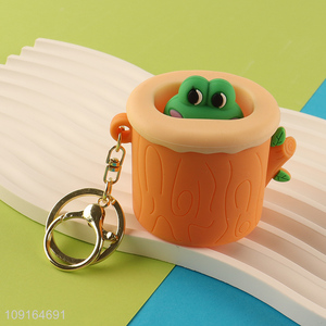 China wholesale portable frog pendant keychain key ring