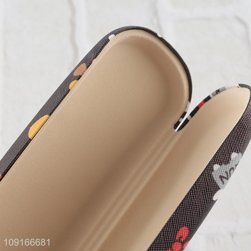 Low price bear printed glasses box glasses case sunglasses case