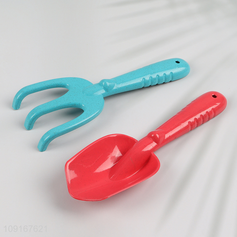 High Quality Plastic Beach Toys Sand Toys Set with Sand Shovel & Rake