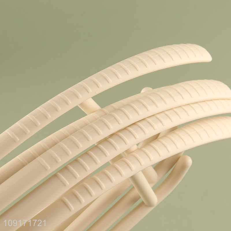 Yiwu market non-slip traceless clothes hanger coat hanger for sale