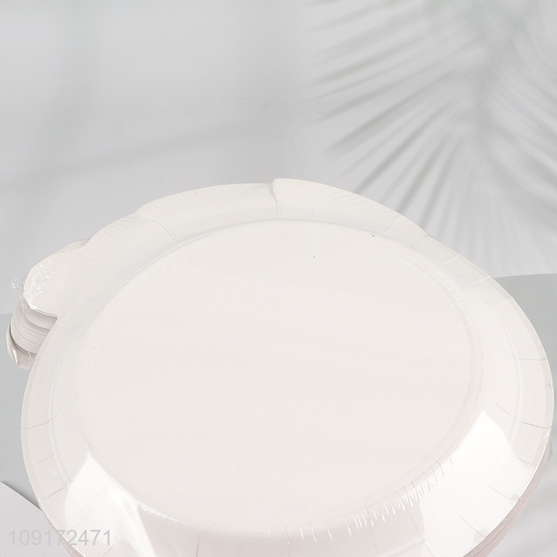 New Arrival 20 Pieces Christmas Paper Plates Disposable Santa Plates Desserts Plates