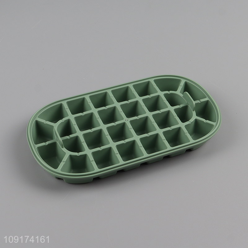 High Quality Plastic Ice Cube Tray Ice Cube Mold with Lid, Bin & Ice Scoop