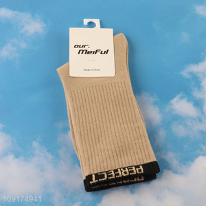 Factory price women sports casual crew socks for sale