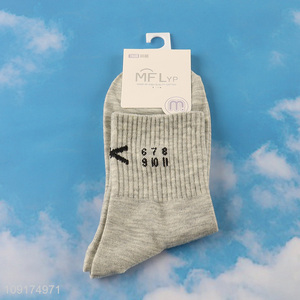 Good quality breathable women casual crew socks for sale
