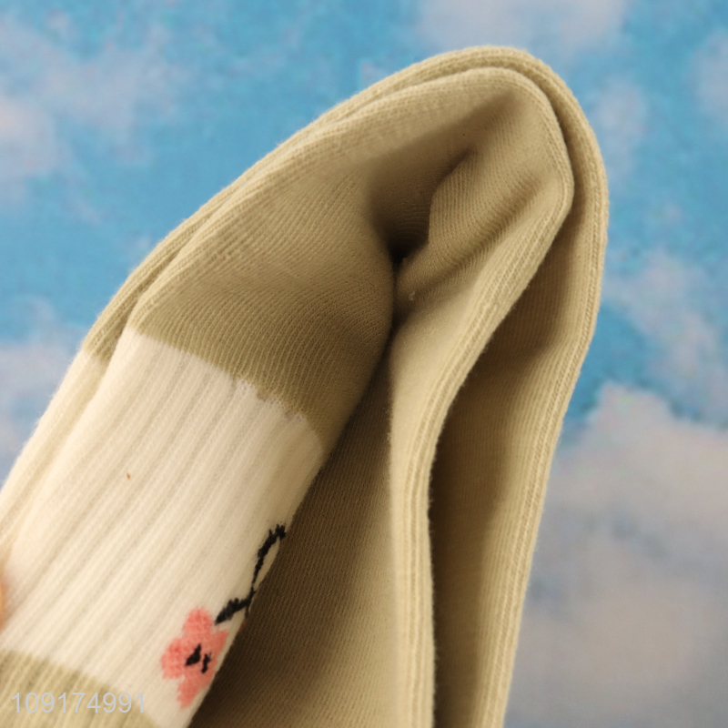 China supplier fashion breathable casual crew socks for women