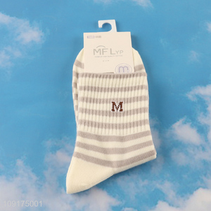 Good price breathable women striped socks casual crew socks