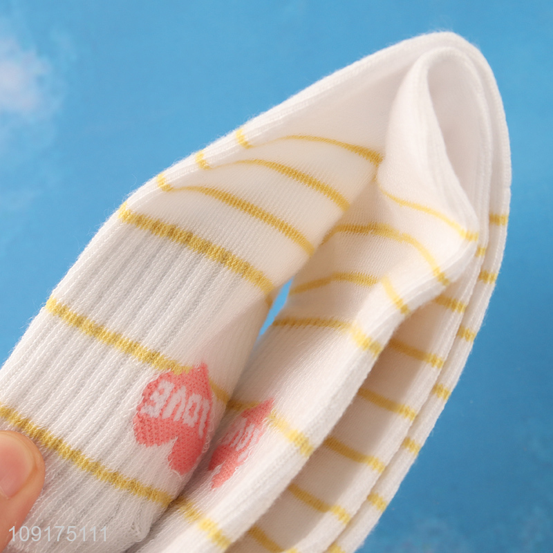 Best quality breathable women casual crew socks striped socks