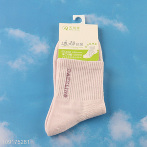 China wholesale fashion sports casual crew socks for women