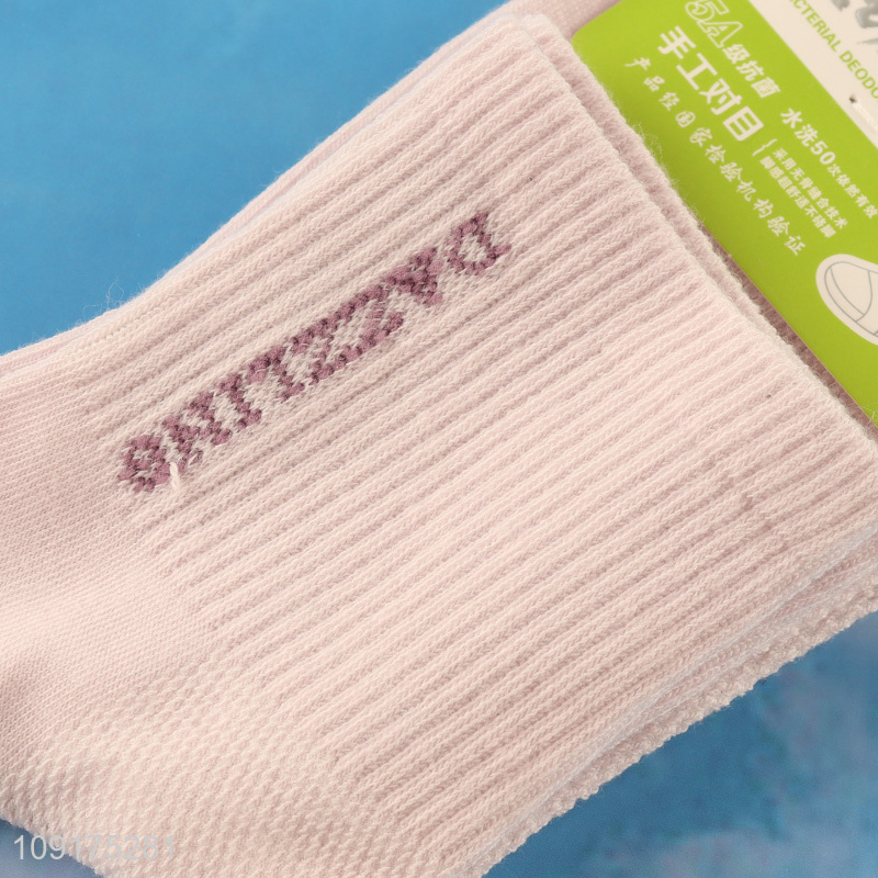 China wholesale fashion sports casual crew socks for women